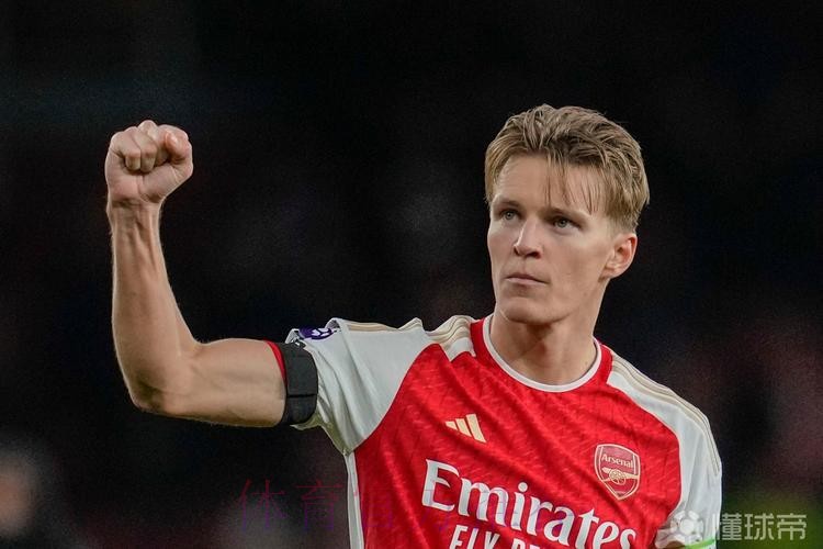 罗马诺:皇马没有任何回购厄德高的条款 罗马诺:皇马没有任何回购厄德高的条款